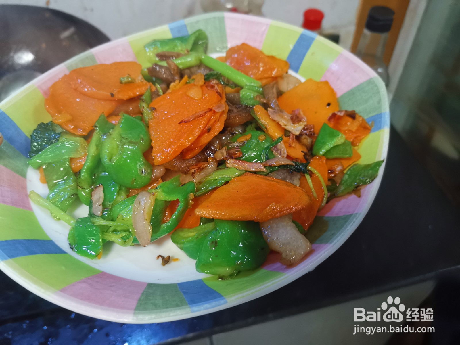 猪头肉炒青椒胡萝卜片的做法