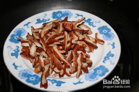 辣椒熏豆炒腊肠