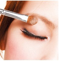 画新颖眼影的方法步骤