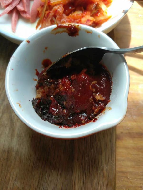 黑椒牛柳辣白菜拌饭