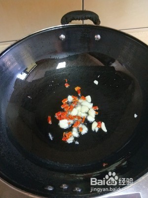 自己在家做酸辣手撕包心菜