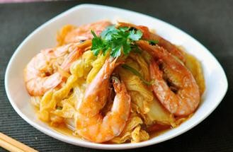 白菜叶鲜炒大虾