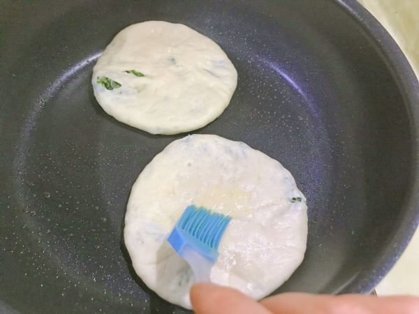韭菜盒子皮薄馅多