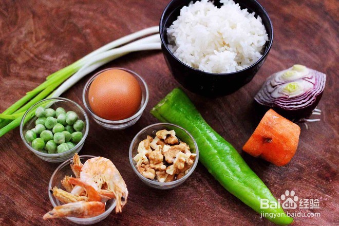 核桃鸡蛋炒饭怎么做