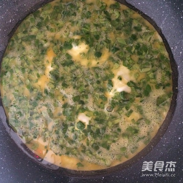 芹菜叶鸡蛋饼