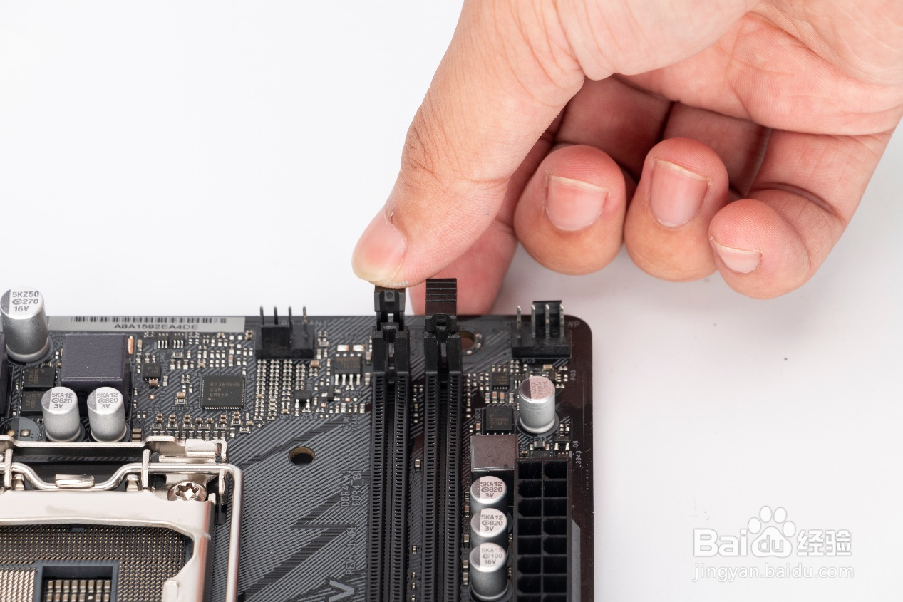 《搞机作战室》F117-V台式机开机不亮屏怎么解决