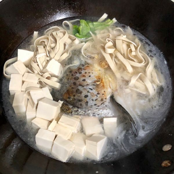 三文鱼头鱼排汤