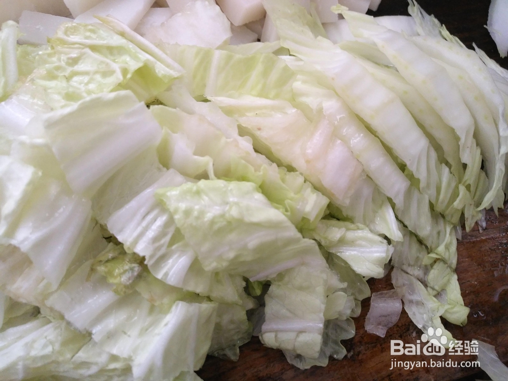 家常白菜炒年糕的做法