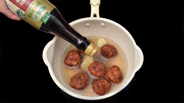 香菇肉圆炖青菜