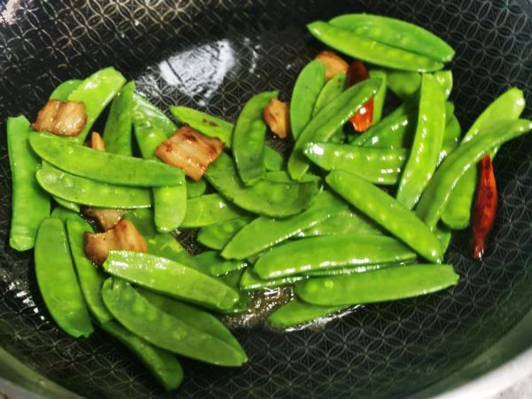 荷兰豆炸酱焖面