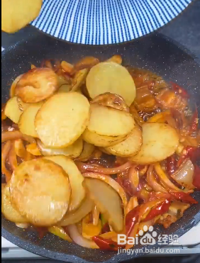 如何制作美味的干锅土豆片