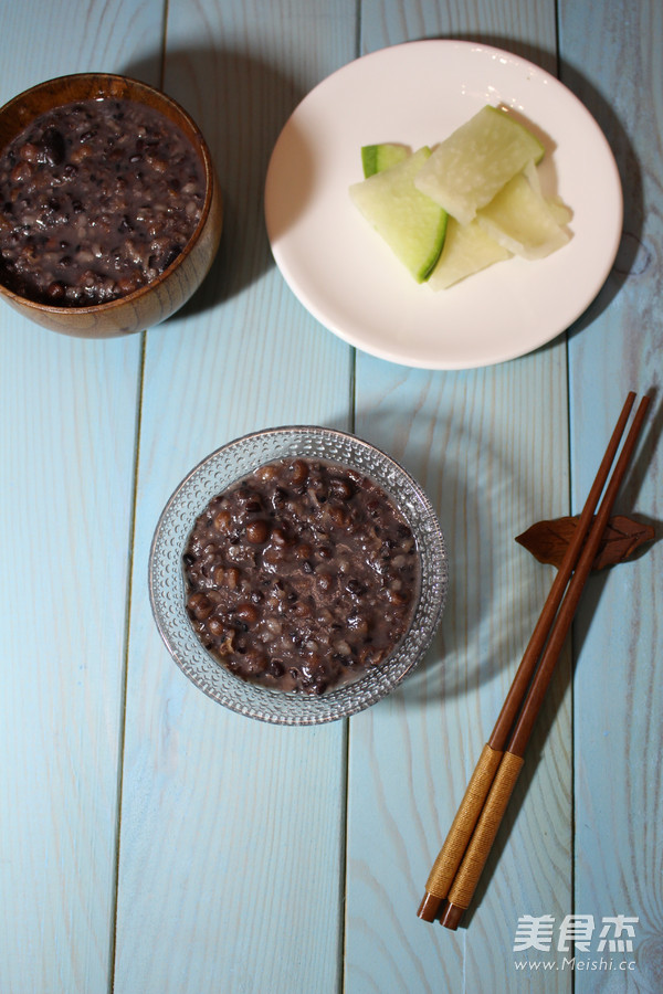 黑米黑豆薏仁粥(乌发养生粥）