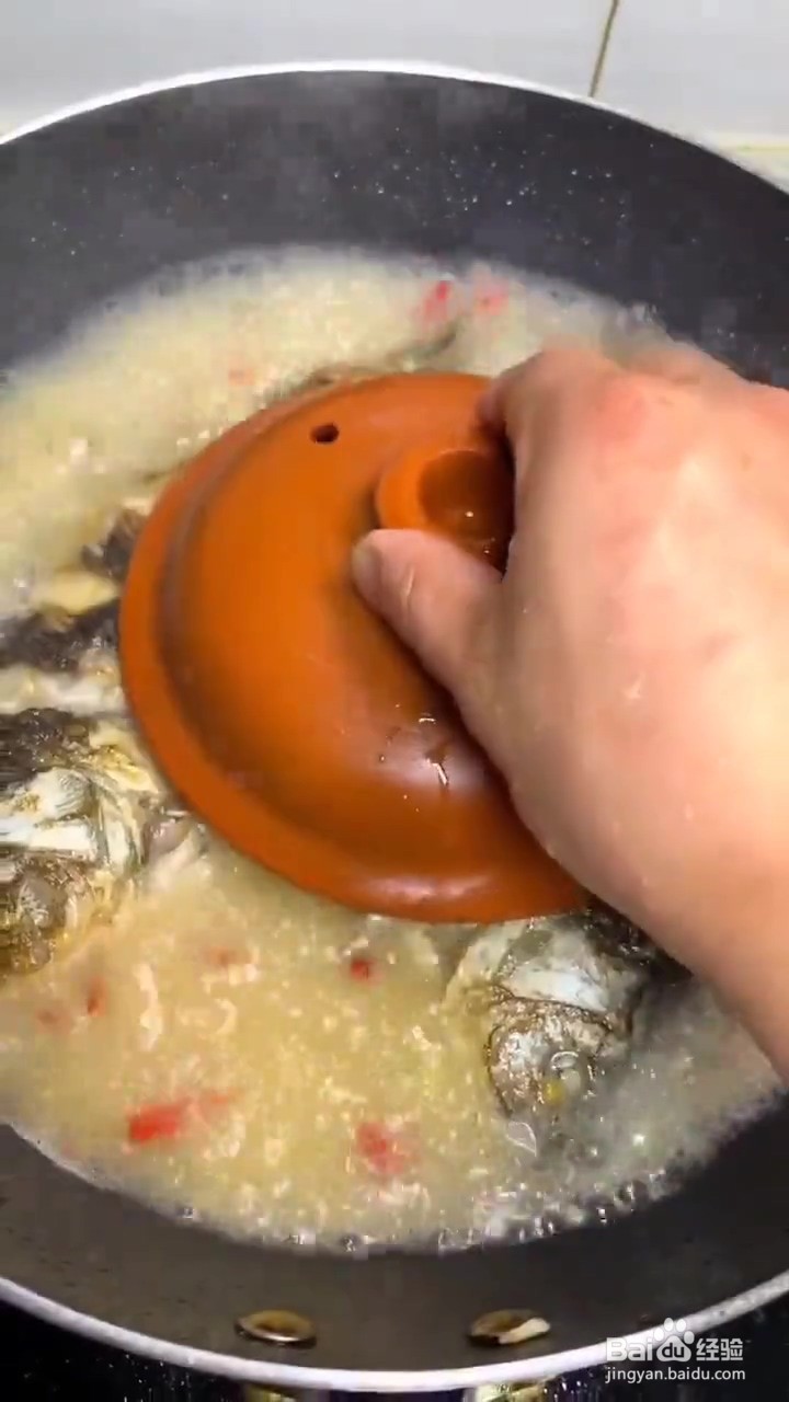 如何制作香辣红烧鲫鱼