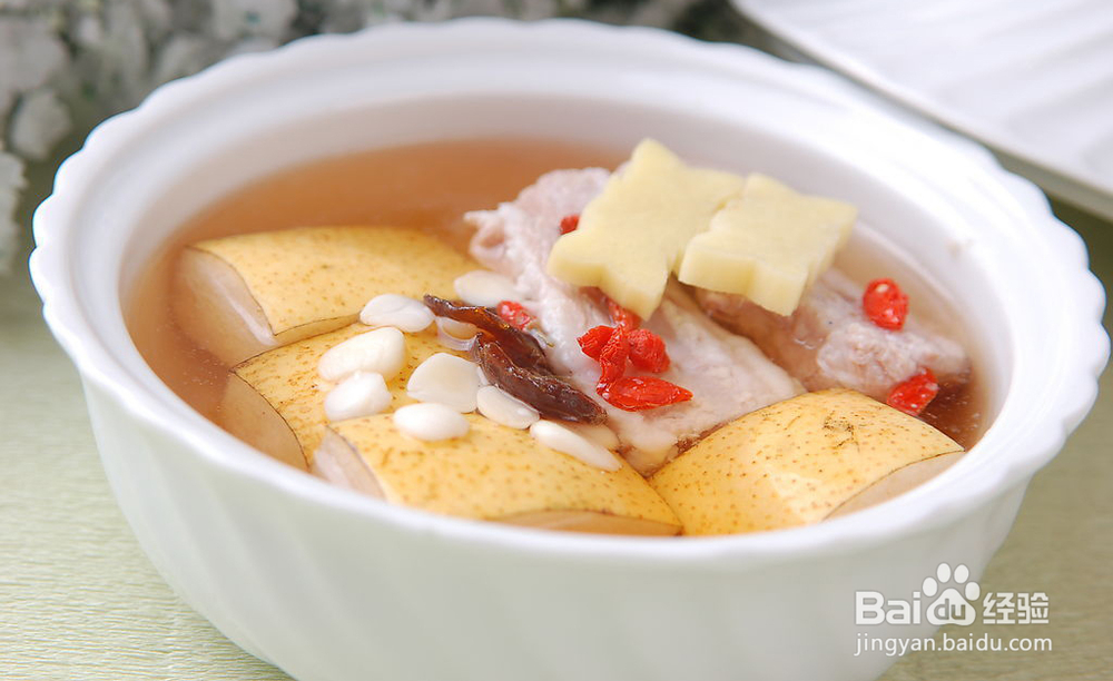 秋冬季节吃雪梨会有什么好处