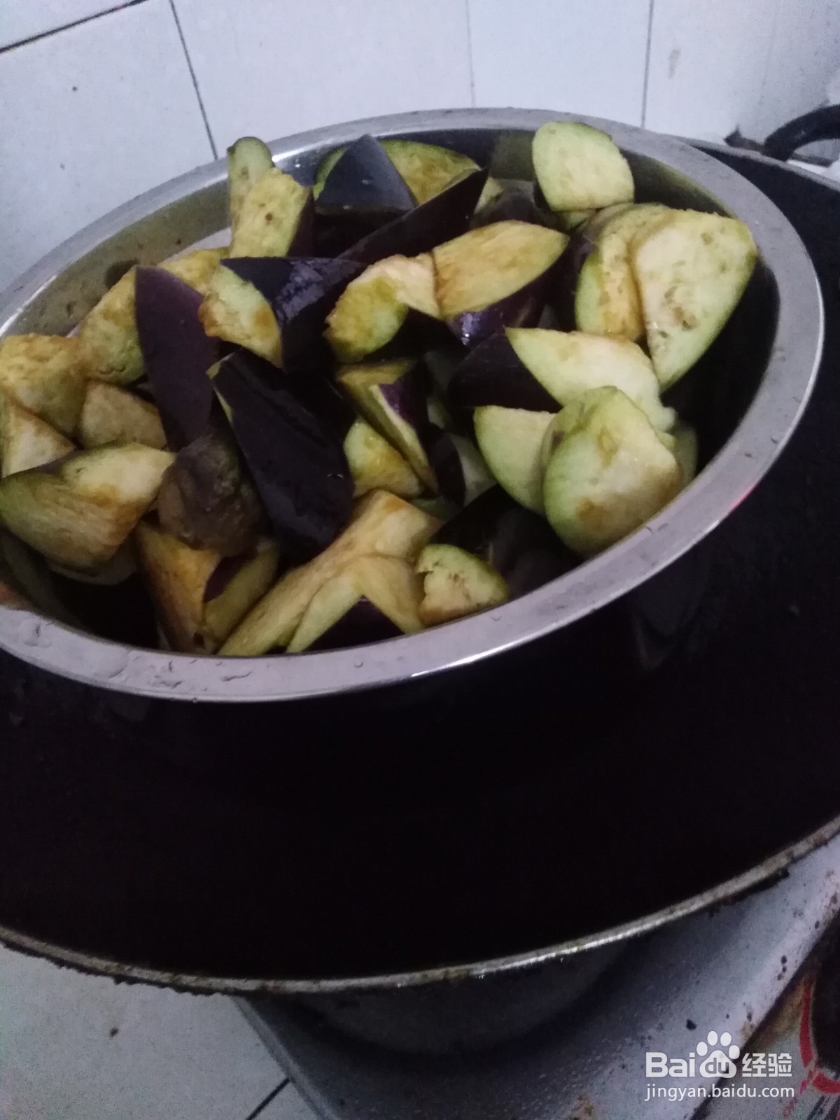 如何做蒜香猪肉茄子锅？