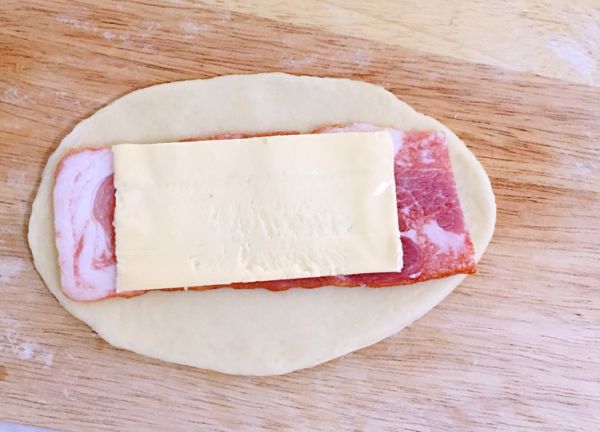 培根芝士面包卷