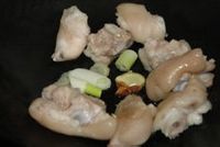 家常菜谱:玫瑰腐乳猪蹄的做法