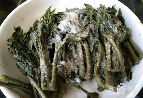 炸香椿鱼是怎么做的？家常教程