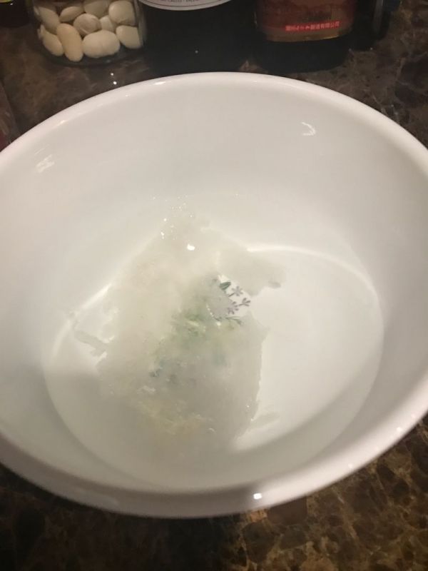 雪梨百合椰奶炖燕窝