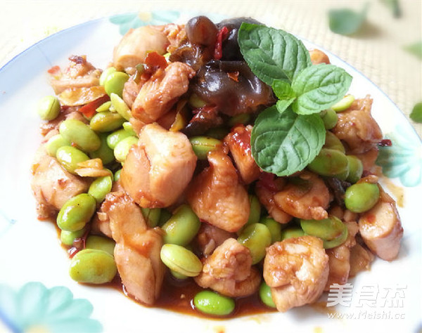 毛豆炒鸡腿肉