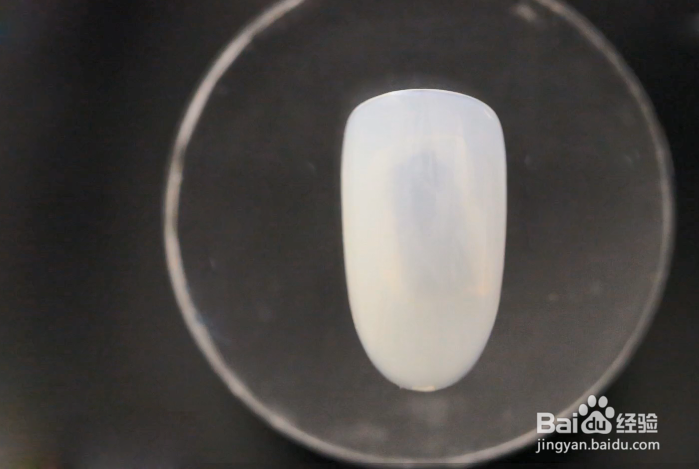 怎样做奶酪格子美甲？