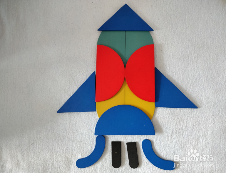 用彩色拼图板怎样拼一枚起飞的火箭?