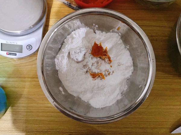 双色黑芝麻汤圆