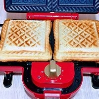 奶酪火腿鸡蛋三明治的做法