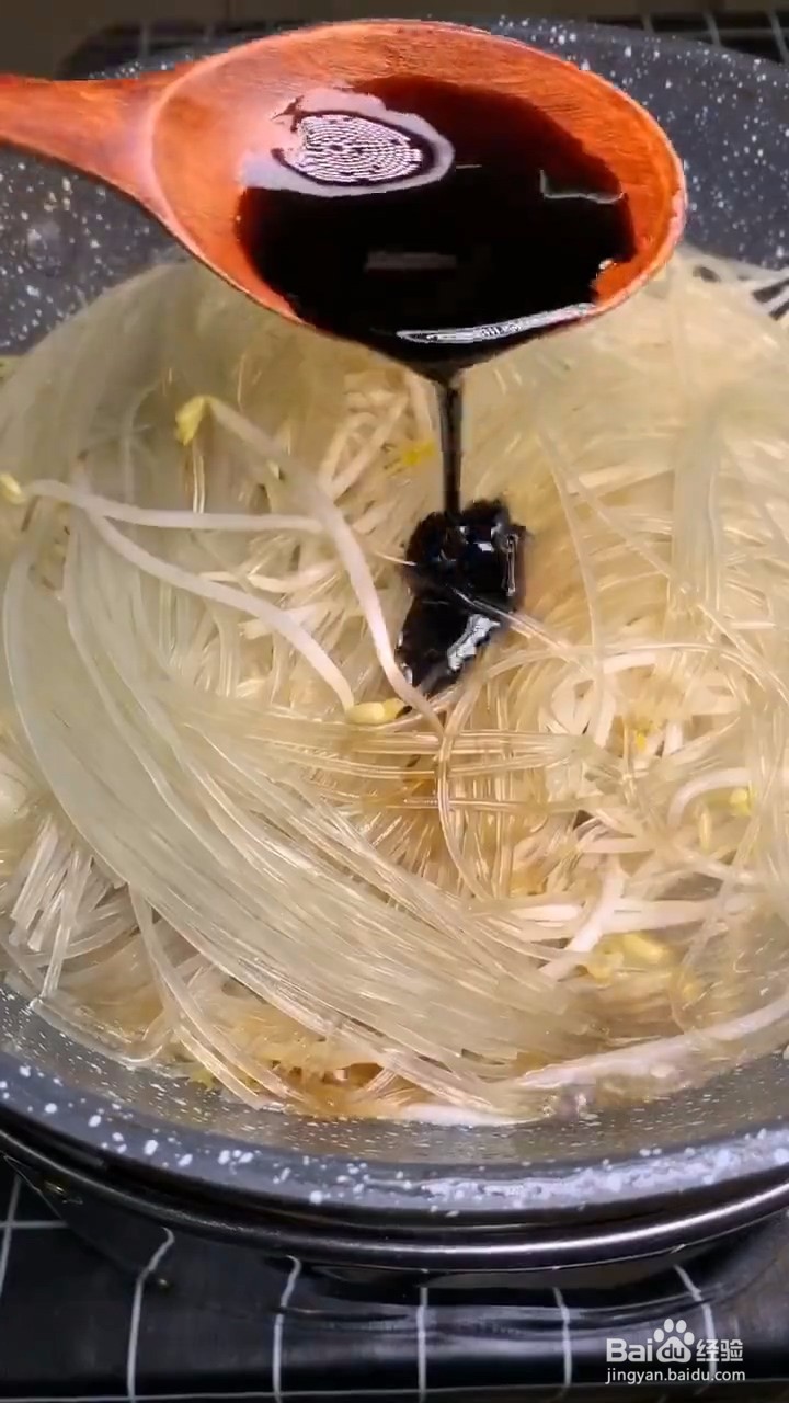 如何自制美味好吃的豆芽韭菜粉丝