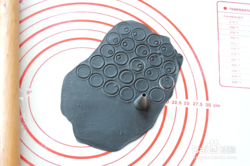 巨可爱熊猫包子