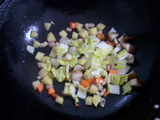 粉嫩可口的炒三丁