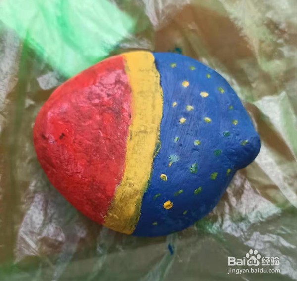 石头画——如何把石头画成可爱的小鱼