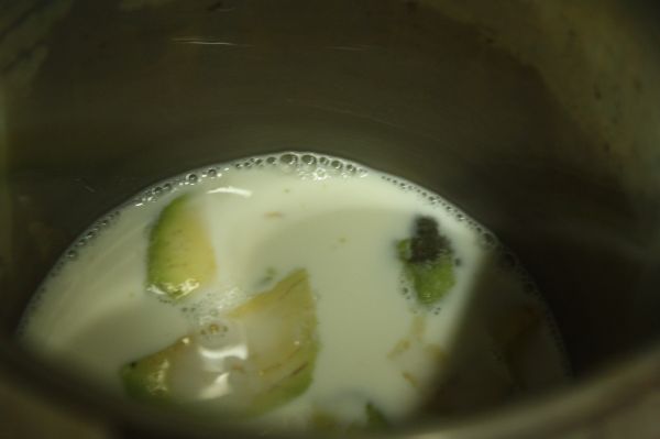 香蕉牛油果奶昔