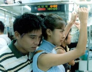 坐公交时搭讪女孩的小技巧