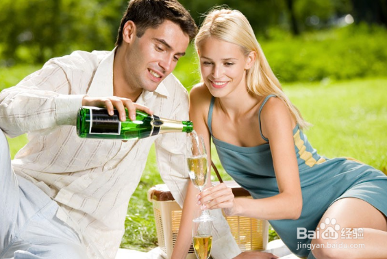 尖湿锐尤会痒吗