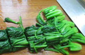 常见菠菜拌淡菜