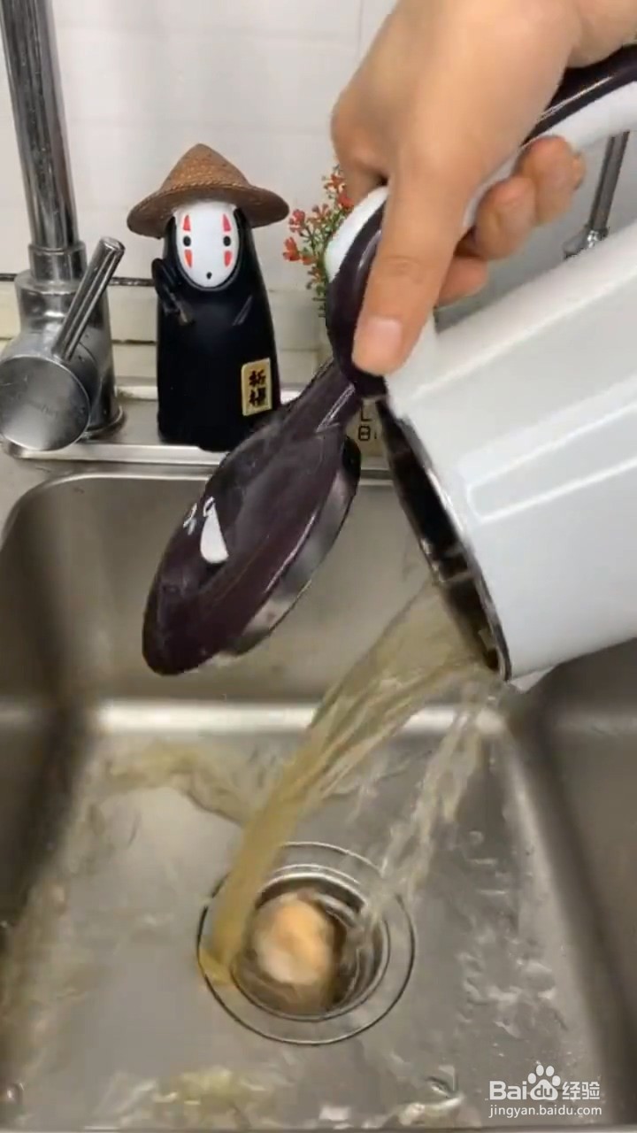 如何快速清洗热水壶水垢？