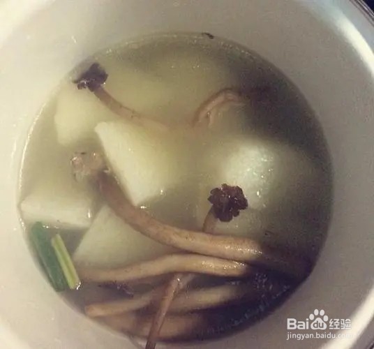 茶树菇山药鸡汤