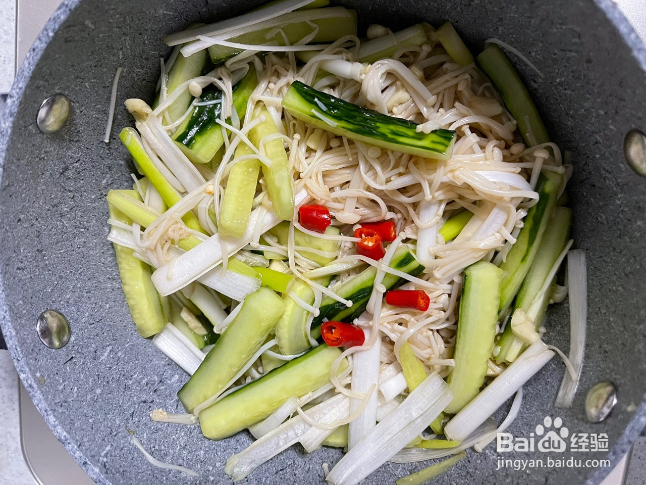 凉拌黄瓜金针菇的做法