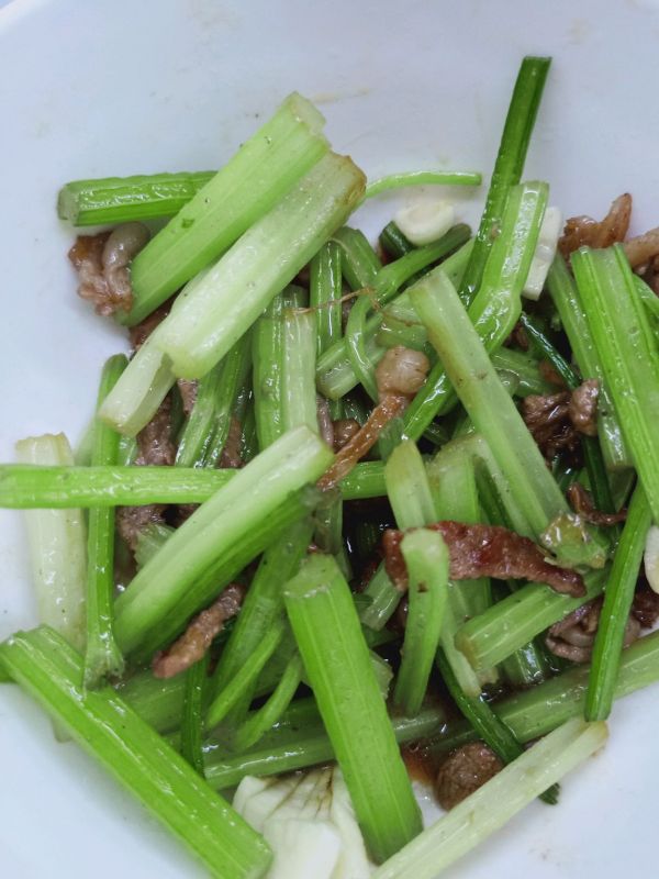 低脂牛肉炒芹菜