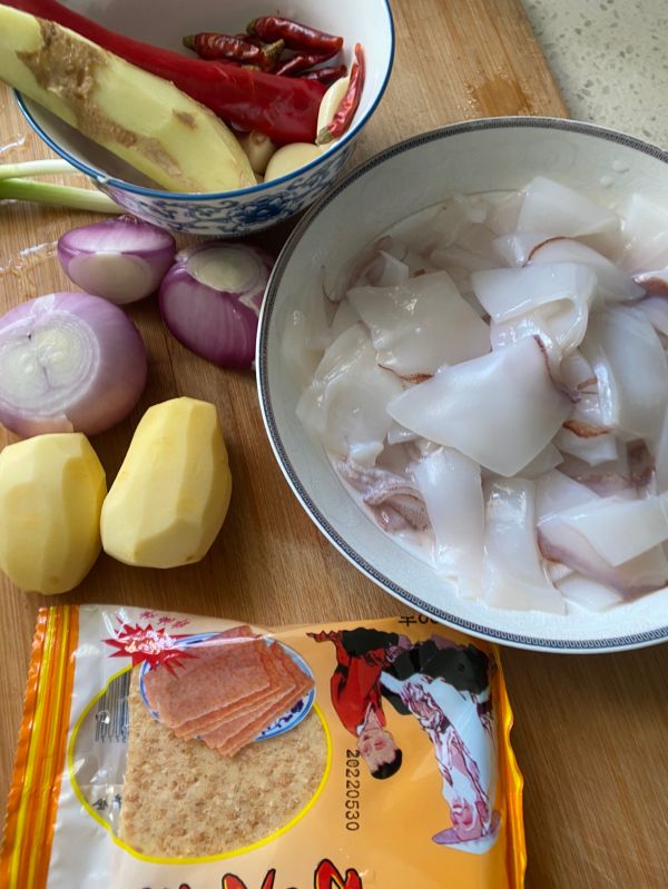 爆炒香辣鱿鱼锅巴