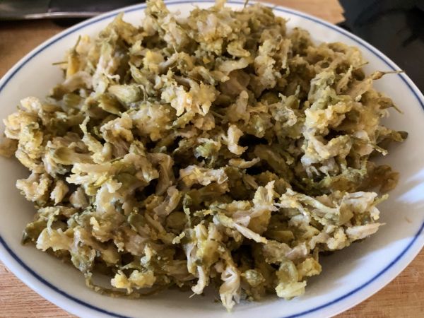 酸辣香浓槐花麦饭