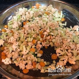 如何做出好吃的花菜炒鸡蛋