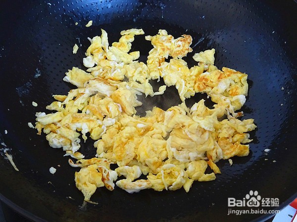 如何做虾仁滑蛋盖浇饭？