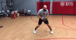 试探步再衔接这一招也能将对手晃倒