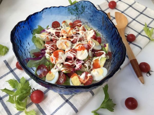 鹌鹑蛋果蔬沙拉