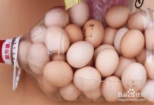 怎么样把鸡蛋放在瓶子里