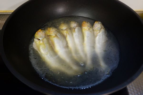 小黄花鱼豆腐汤