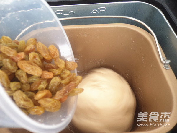 牛奶葡萄干面包