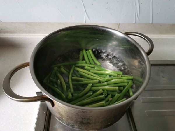 凉拌豇豆下饭拌面菜